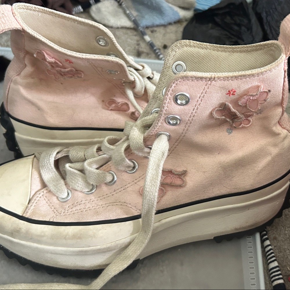 Converse Kids Light Pink High-Top Sneakers back to school